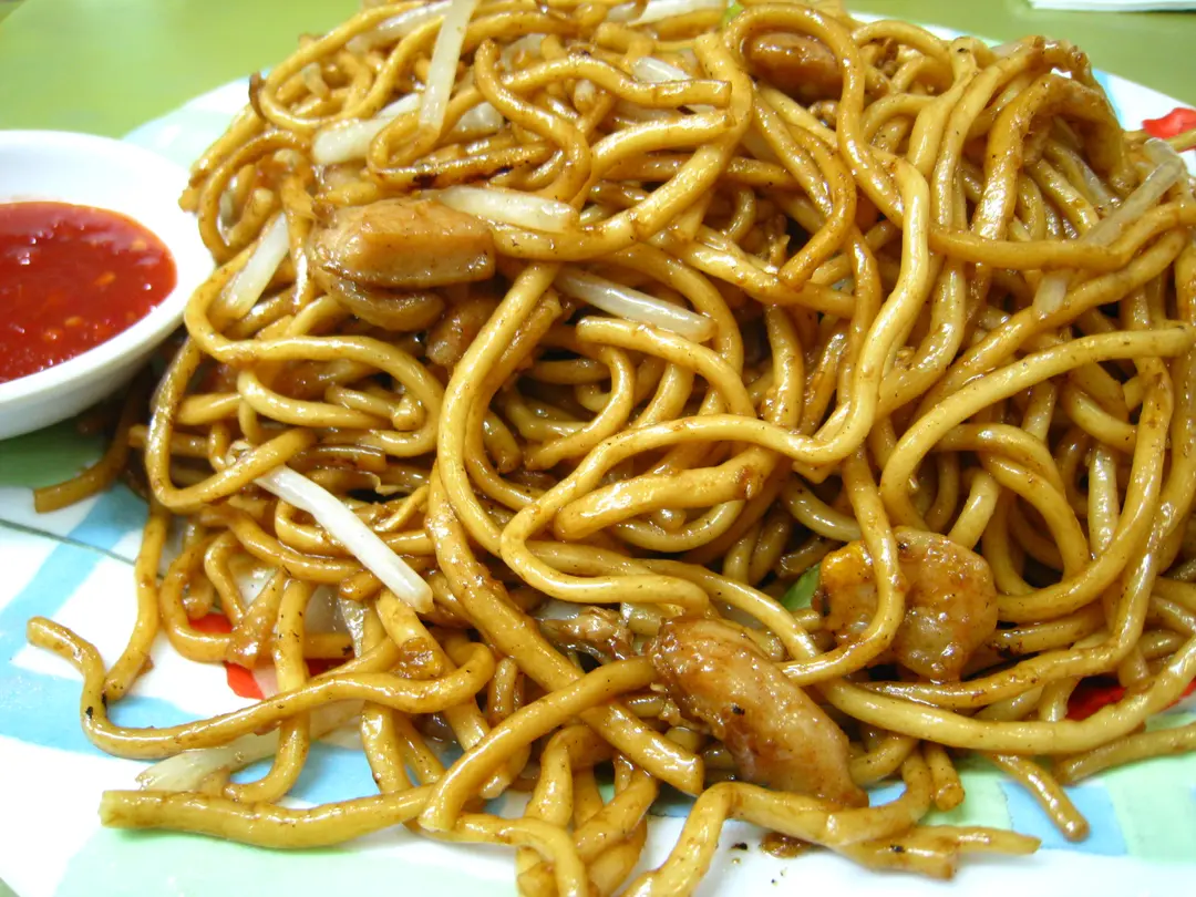 油淋淋无味鸡肉炒油面