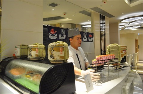壽司區有師傅負責切魚生 - 大角咀的協奏坊西餐廳