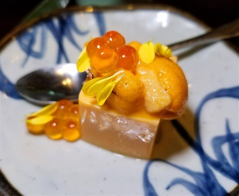 海膽豆腐配菊花海膽三文魚子 - 西環的神川日本料理