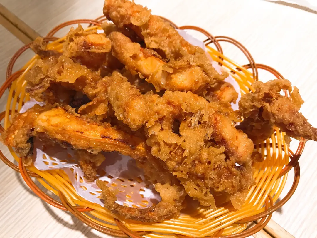 盐焗香酥鱿鱼须 $42
