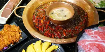 成都三甲火锅抵港 总店直送麻辣红油汤底
