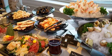 半岛海鲜主题自助餐 四小时任食龙虾鲍鱼蟹脚