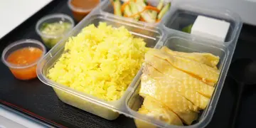 泰籍混血女生上环开设 海南鸡泰式便当