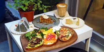西营盘新开素食Cafe  叹低糖蛋糕、无花果多士（有片）