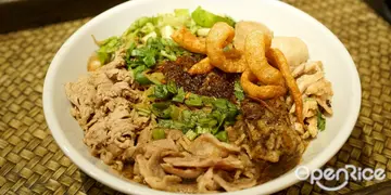 铜锣湾过江龙泰式船面$12就食到！ 正宗配方新鲜熬制汤底