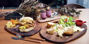 旺角三层高台湾过江龙Cafe  叹大份三文治、足料早午餐（有片）