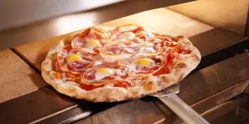 卡邦尼口味Pizza！中環新開抵食意大利手工薄餅專門店(有片)