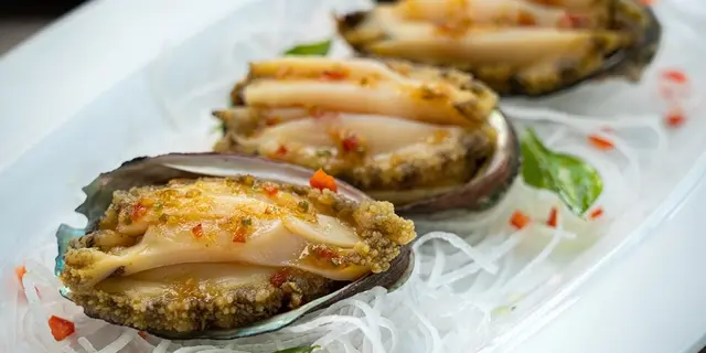 坐擁維港海景   體驗新派高級中菜