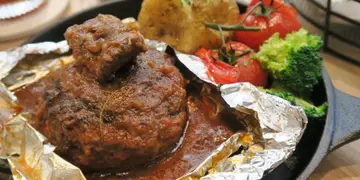 灣仔新開洋食屋    主打冰鮮肉鐵板手工漢堡