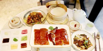 设有露天座位！康城新开4000呎烤鸭京沪菜馆 必试酥而不腻片皮鸭