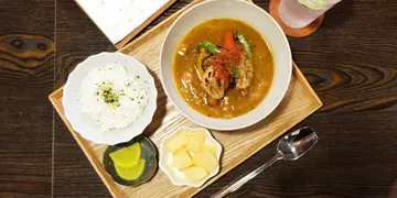 九龍城新開日系精品咖啡店 嘆湯咖喱定食+特調冰搖咖啡