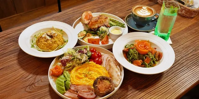 【OpenRice x DBS 「一扣即享」高達50%折扣】閨蜜聚會熱點推介 中環波希米亞系café 威靈頓三文魚 + 生酮餐單