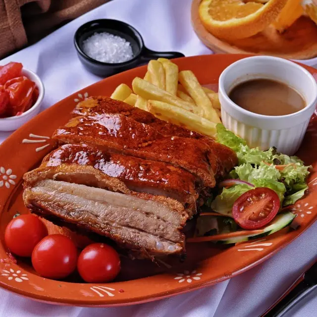 葡國自家農場乳豬