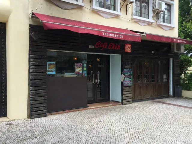 Cafe Cheri-door-photo