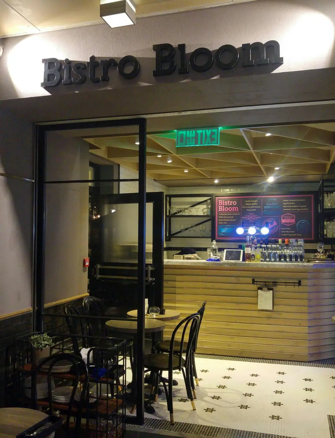 Bistro Bloom