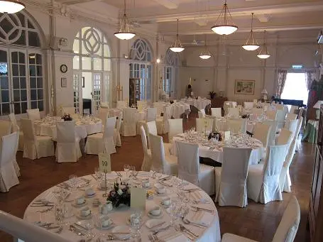 梅夫人婦女會大堂餐廳