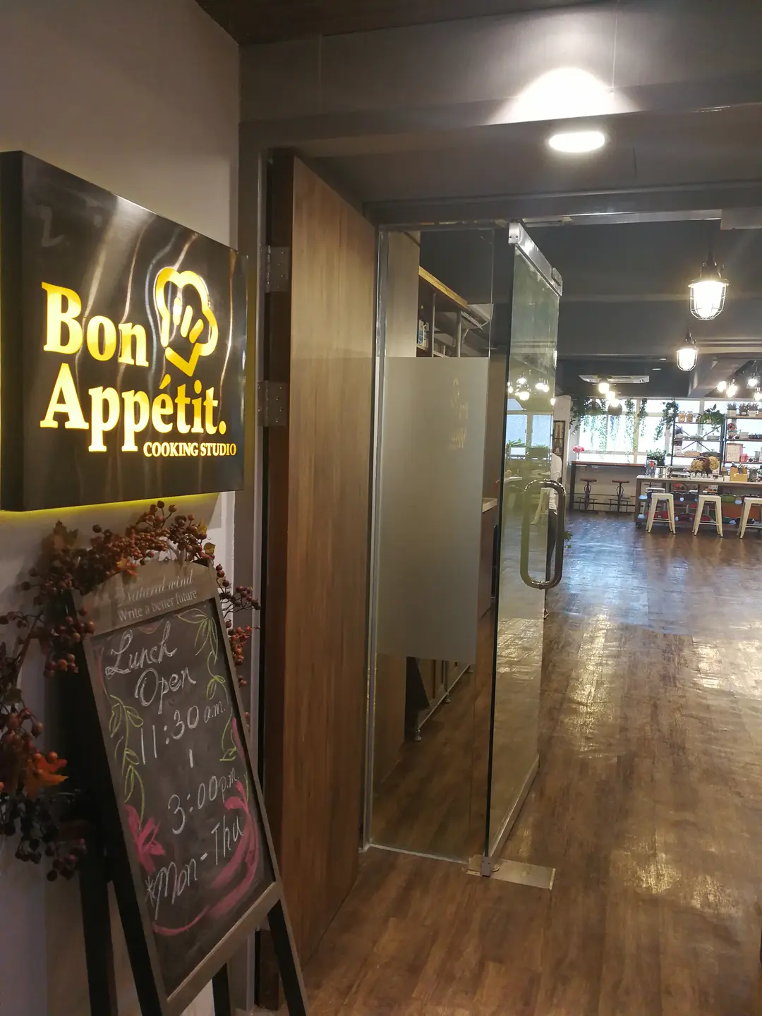 Bon Appetit Cooking Studio