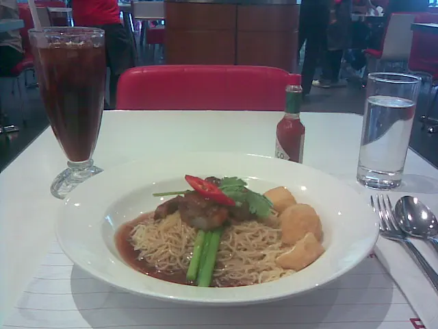 豬軟骨撈麵&凍咖啡