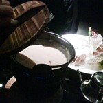 餐廳自家秘製的胡麻豆漿湯！香到不得之了！！