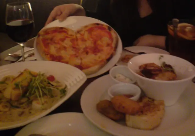 $298冇加一有咁多野食仲有house wine+dessert