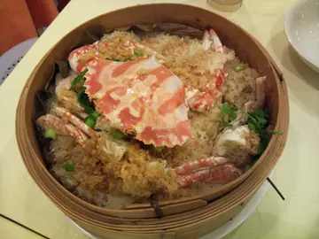 笼仔糯米蒜蓉蒸蟹