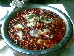 民間魚：D 麻辣味反而襯托出 d 魚好鮮好嫩