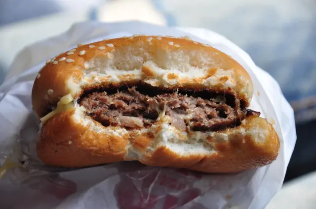 黑椒汁芝士漢堡