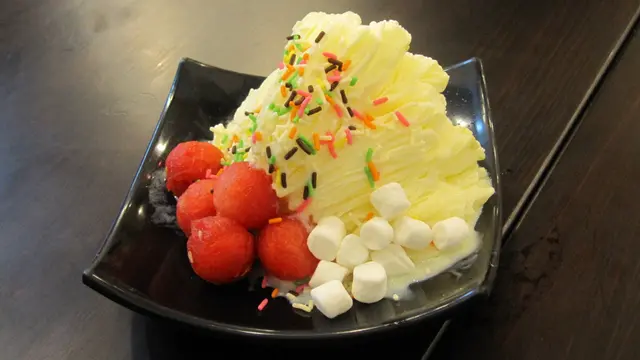 百香果雪花冰+煉奶+七海神針+西瓜+小粒棉花糖