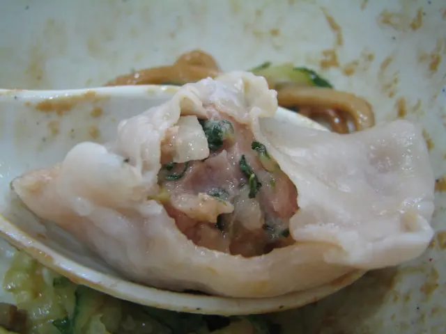 咬開了的馬蹄肉碎餃（個人不太喜歡）