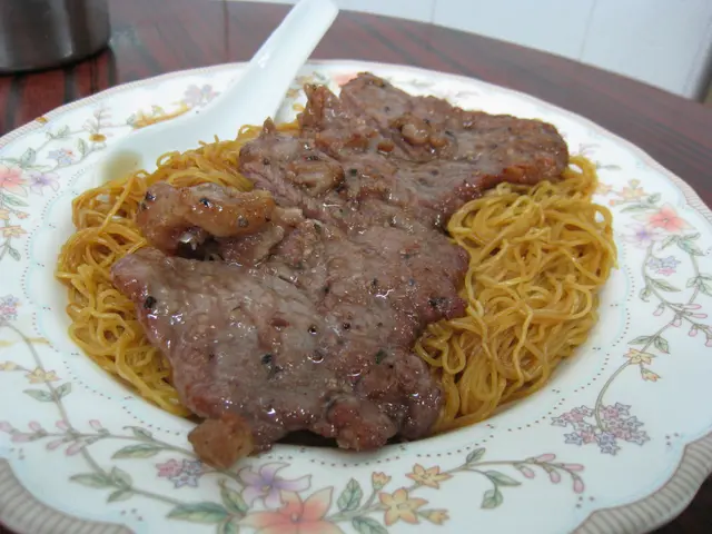 鬆化可口牛扒撈麵+辣