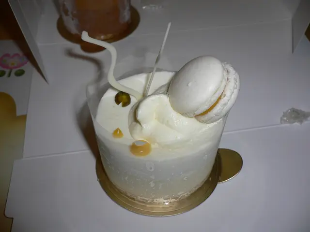 COCONUT AND CREAM CHEESE CAKE