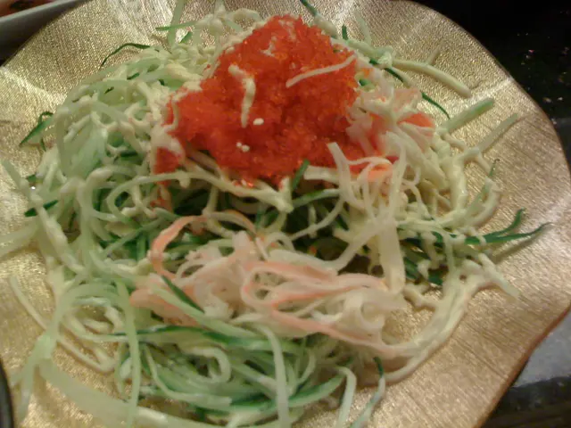 芝麻蟹子沙律 d沙律醬又酸又咸~~