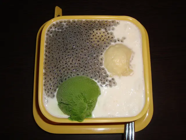 雪山榴槤配綠茶雪糕(士多啤梨改黑珍珠)