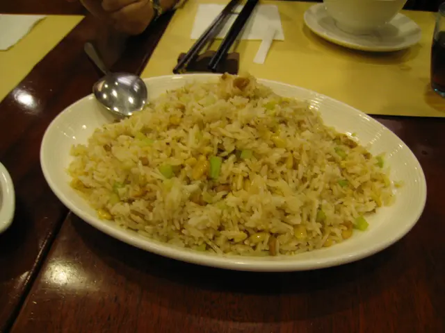 松子薑蓉菇粒炒飯