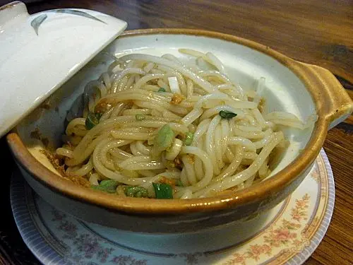 事頭婆招牌作 : 超麻不辣米線仔