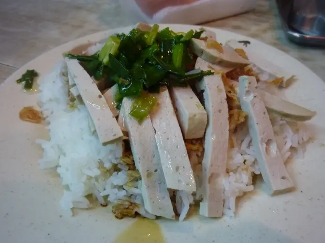 札肉飯: 料多, 最正係d蔥油同豉油汁^^