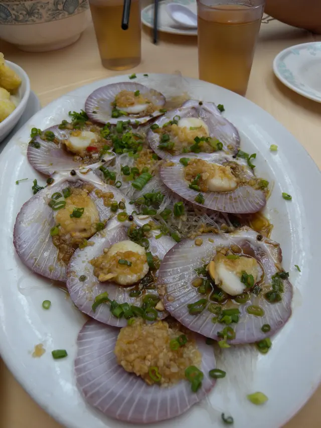 蒜容粉絲蒸扇貝,粉絲超好味xP