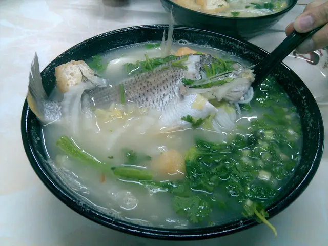 黃腳立魚湯米線