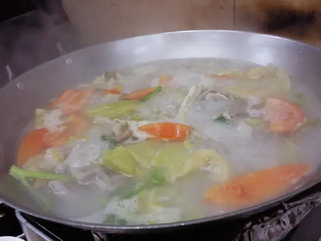 味菜蕃茄花膠豬肚鍋