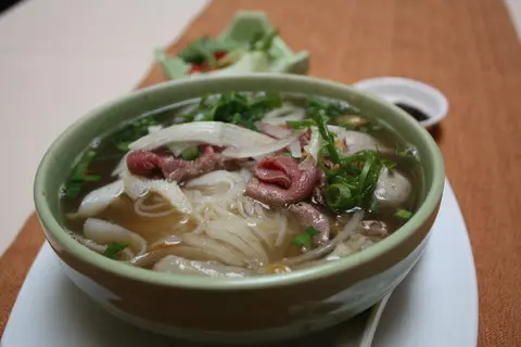 河內生牛肉牛筋湯河