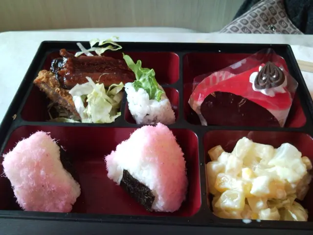 真的一期一會! 以後不會再吃到這個水準的櫻花便當啦~