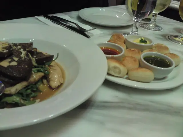 POLLO AL MIELE SALADS & BAKED DOUGH BALLS
