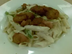 炸鸡卡邦尼汁长通粉
