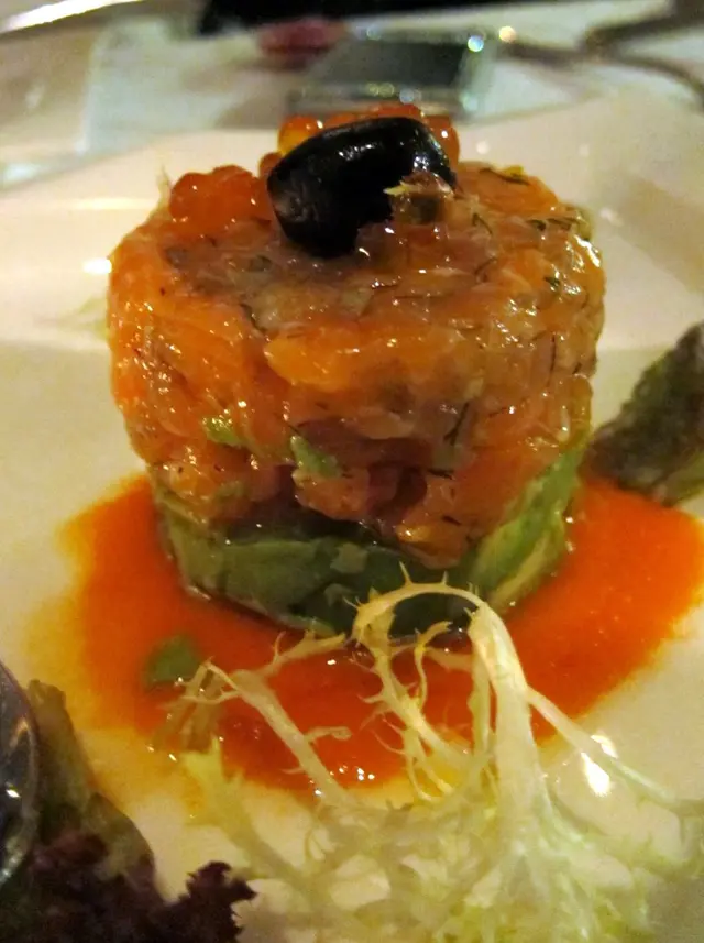 Salmon tartar with avocado, 推介!