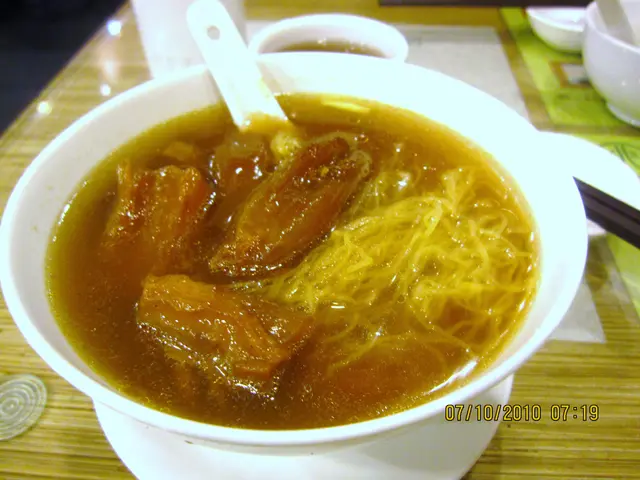 Beef tendon noodles in soup 牛筋麵