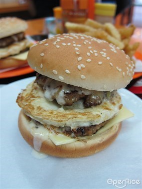 雙層芝士蛋漢堡 - 紅磡的時新快餐店