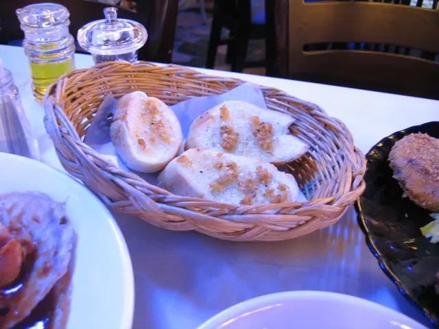 跟湯既自家製garlic bread