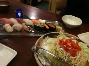 <魚一丁>   個沙拉冷面好食 