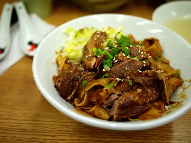 蝴蝶腩撈粗--蝴蝶腩很一般,粗麵更有乾啃的感覺,而且很咸