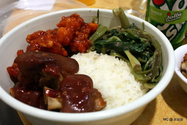 食剩拎走,足夠二人再食既飯盒